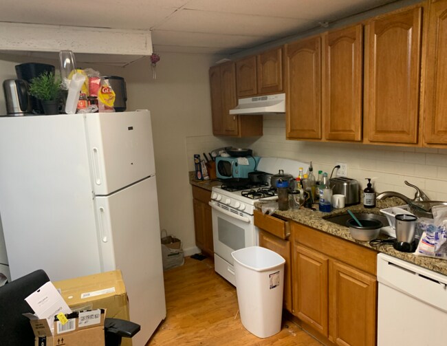 35 Bay State Rd, Unit B in Boston, MA - Building Photo - Building Photo