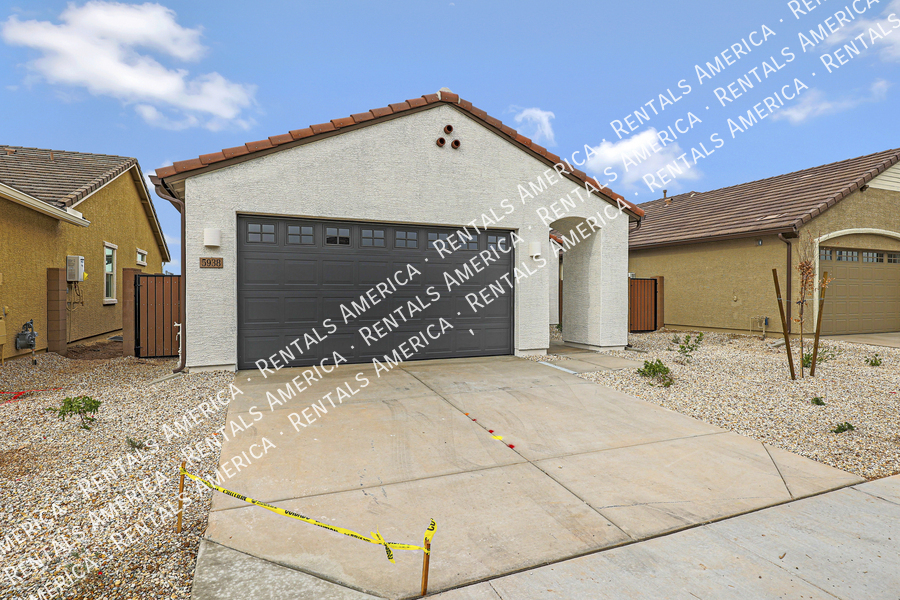 5938 N 90th Dr in Glendale, AZ - Building Photo