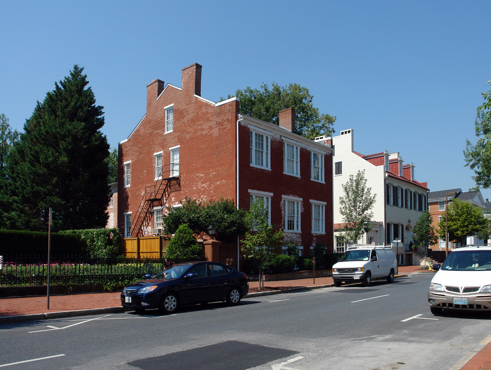 100 E Church St in Frederick, MD - Building Photo