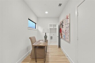 2707 Kimsey Dr, Unit 102 in Dallas, TX - Building Photo - Building Photo