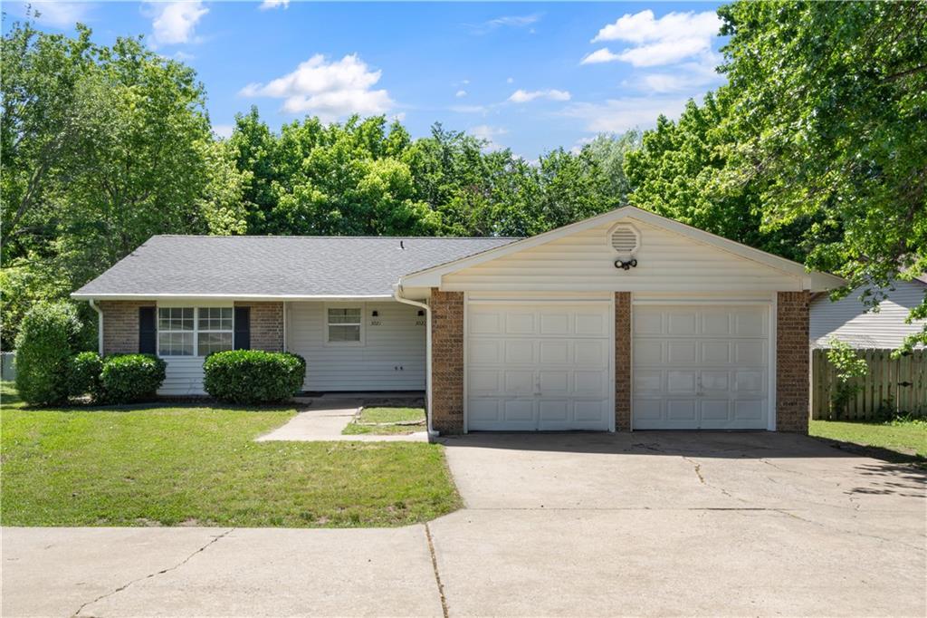 3021 N Old Missouri Rd in Fayetteville, AR - Building Photo