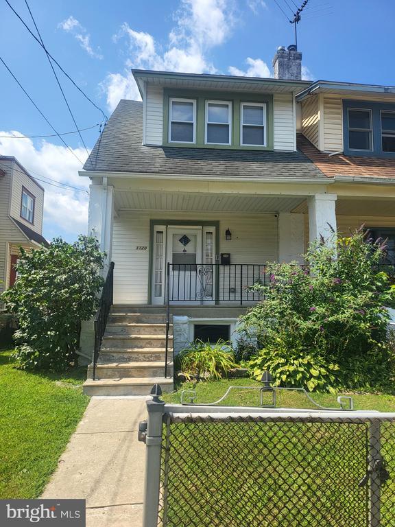 property at 1120 Roosevelt Dr