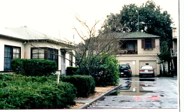 920-924 1/2 College Ave. in Santa Rosa, CA - Foto de edificio