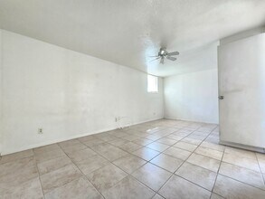 424 N Warner St in Ridgecrest, CA - Building Photo - Building Photo