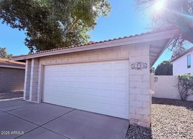 2705 W Estrella Dr in Chandler, AZ - Building Photo - Building Photo