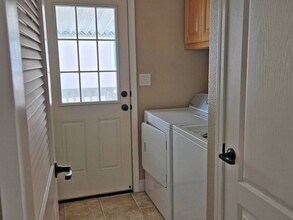4823 Pecan Dr in Redding, CA - Building Photo - Building Photo