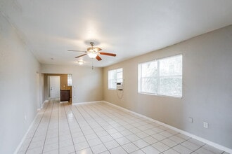 2342 Raleigh St in Hollywood, FL - Building Photo - Building Photo