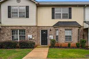 2825 Marlin Dr in Mcdonough, GA - Building Photo