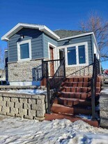 103 1st St SE in Stanley, ND - Building Photo