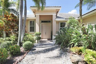 1600 Blue Jay Cir in Weston, FL - Building Photo - Building Photo