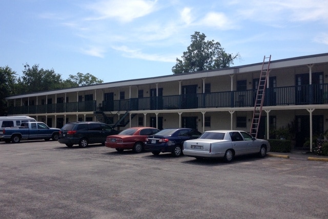 Colonial Greens II Apartments in Victoria, TX - Building Photo