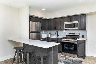 Lakeview Terrace in Fairless Hills, PA - Building Photo - Building Photo