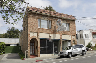 2724-2726 Macarthur Blvd in Oakland, CA - Building Photo - Building Photo