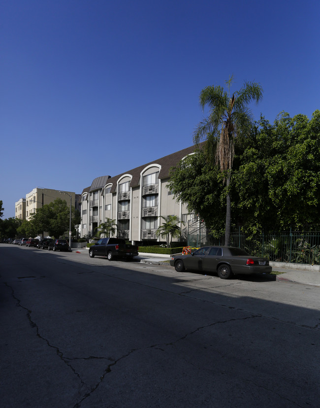 827 Gramercy Apartments in Los Angeles, CA - Building Photo - Building Photo