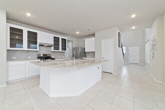 5031 Aspen Orch Dr in Houston, TX - Building Photo - Building Photo