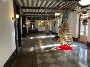 62-98 Saunders St-Unit -1O in Queens, NY - Building Photo - Building Photo