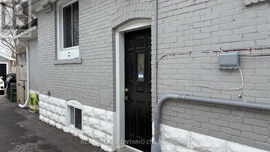 17 Eighth St in Toronto, ON - Building Photo - Building Photo