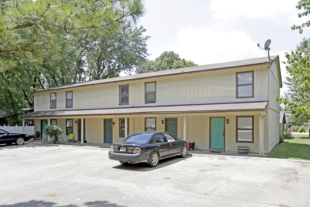 2765-2773 N Barcelona Ave in Fayetteville, AR - Foto de edificio