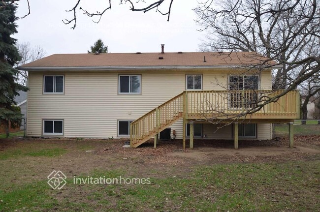 9613 Tyler St NE in Blaine, MN - Building Photo - Building Photo
