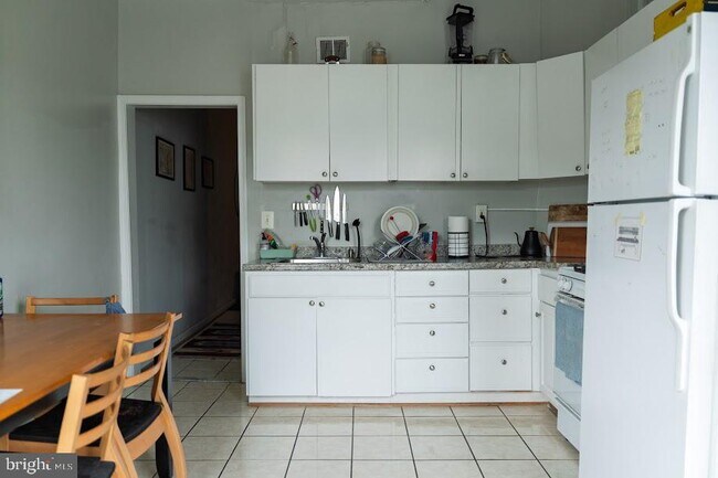 307 E 25th St in Baltimore, MD - Building Photo - Building Photo