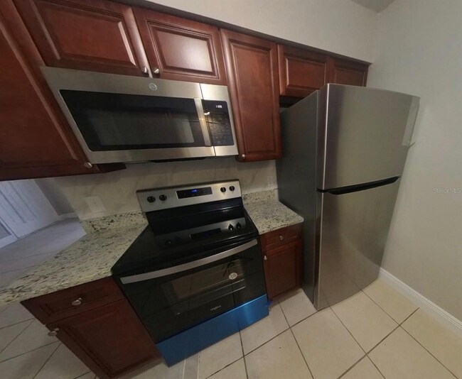 210 N Lone Oak Dr in Leesburg, FL - Building Photo - Building Photo