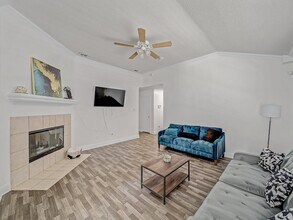 416 W 9th St in Dallas, TX - Foto de edificio - Building Photo