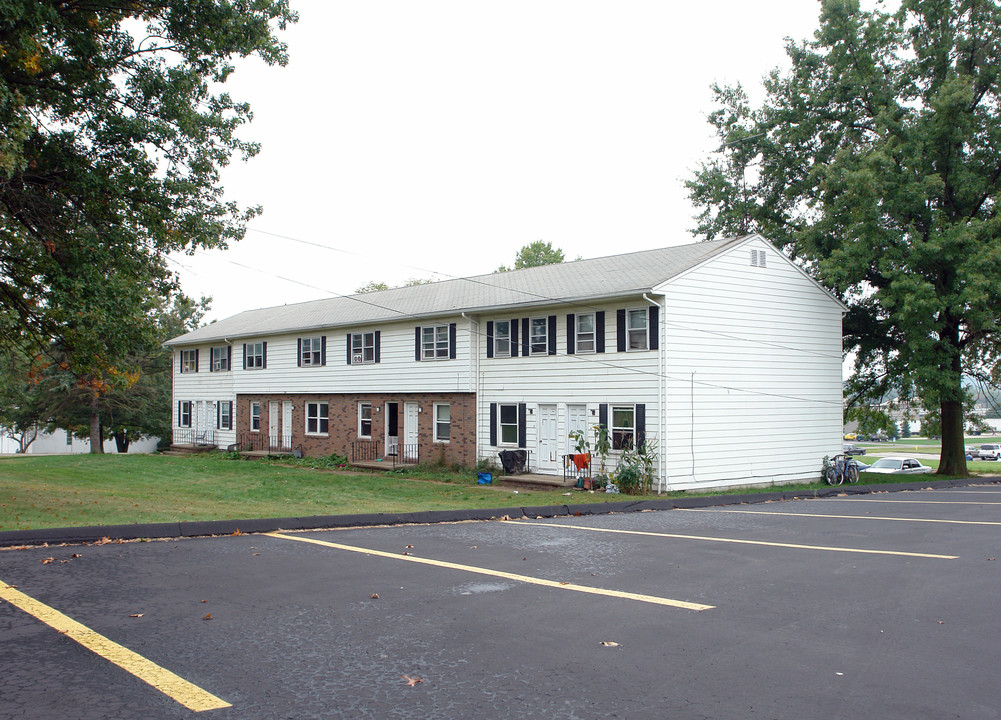 630 Trease Rd in Wadsworth, OH - Building Photo