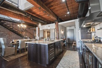 320 Peters St SW in Atlanta, GA - Building Photo - Building Photo