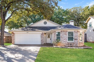 806 Love Wood Ln in Arlington, TX - Building Photo