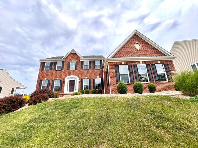 3006 Farm View Dr in Mc Donald, PA - Building Photo - Building Photo