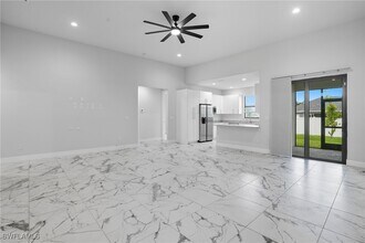 2314 NW 33rd Pl in Cape Coral, FL - Building Photo - Building Photo