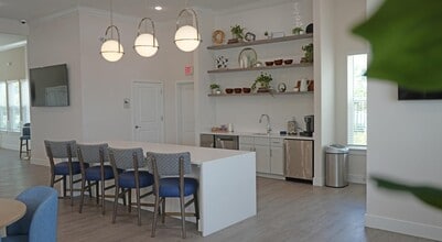 The Carlton at Robinson Gateway in Palmetto, FL - Building Photo - Building Photo