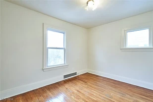8606 Vineyard Ave in Cleveland, OH - Building Photo
