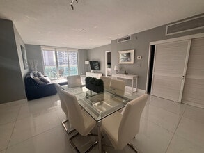 3801 S Ocean Dr in Hollywood, FL - Building Photo - Building Photo
