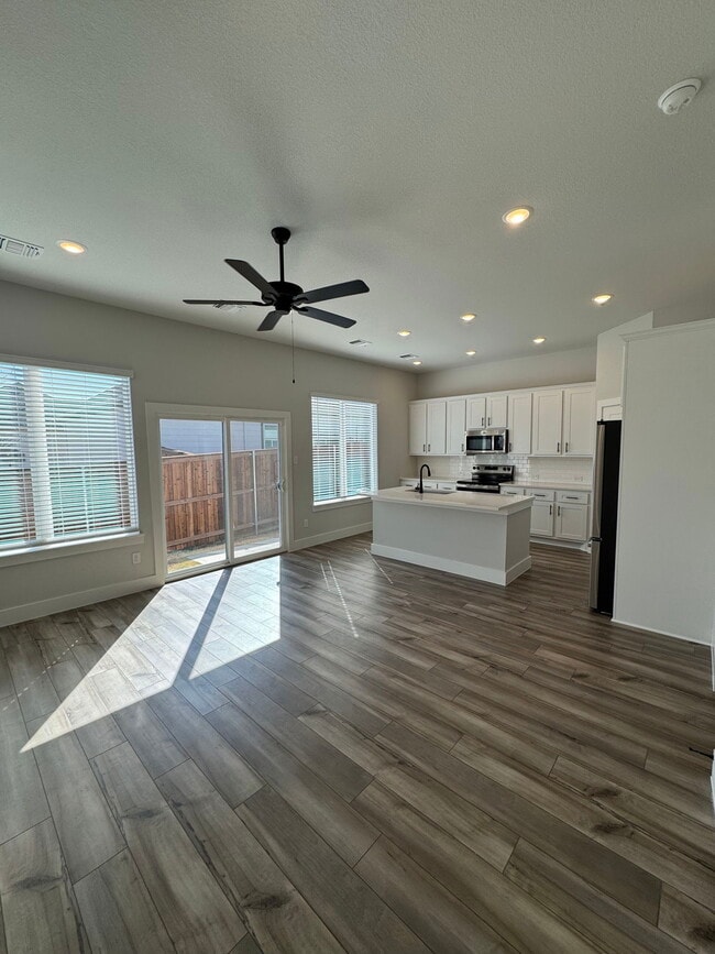 property at 700 N William E Crawford Ave