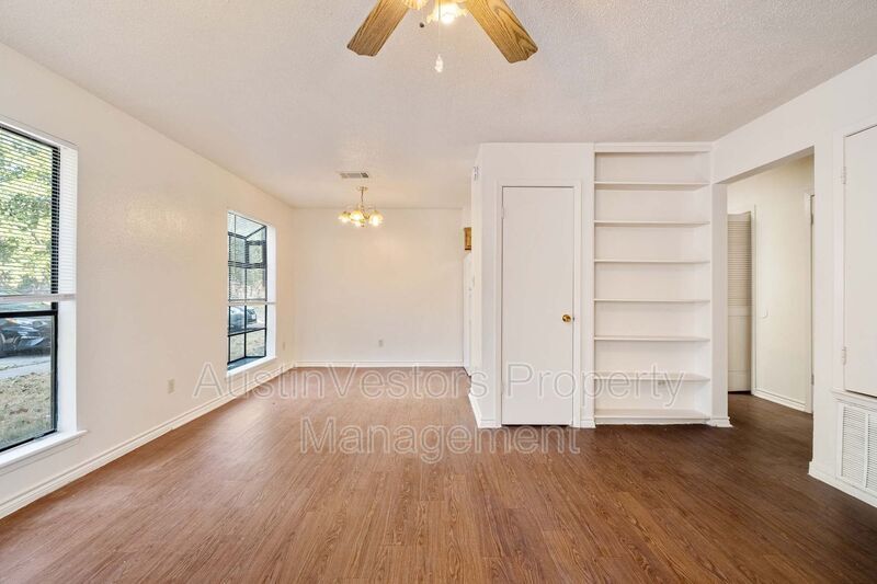 200 Concho St in Lockhart, TX - Building Photo