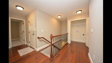 205 Stone Run Blvd in Wentzville, MO - Foto de edificio - Building Photo