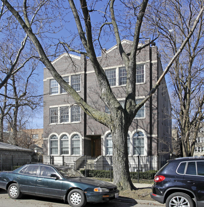 7410 N Winchester Ave in Chicago, IL - Foto de edificio