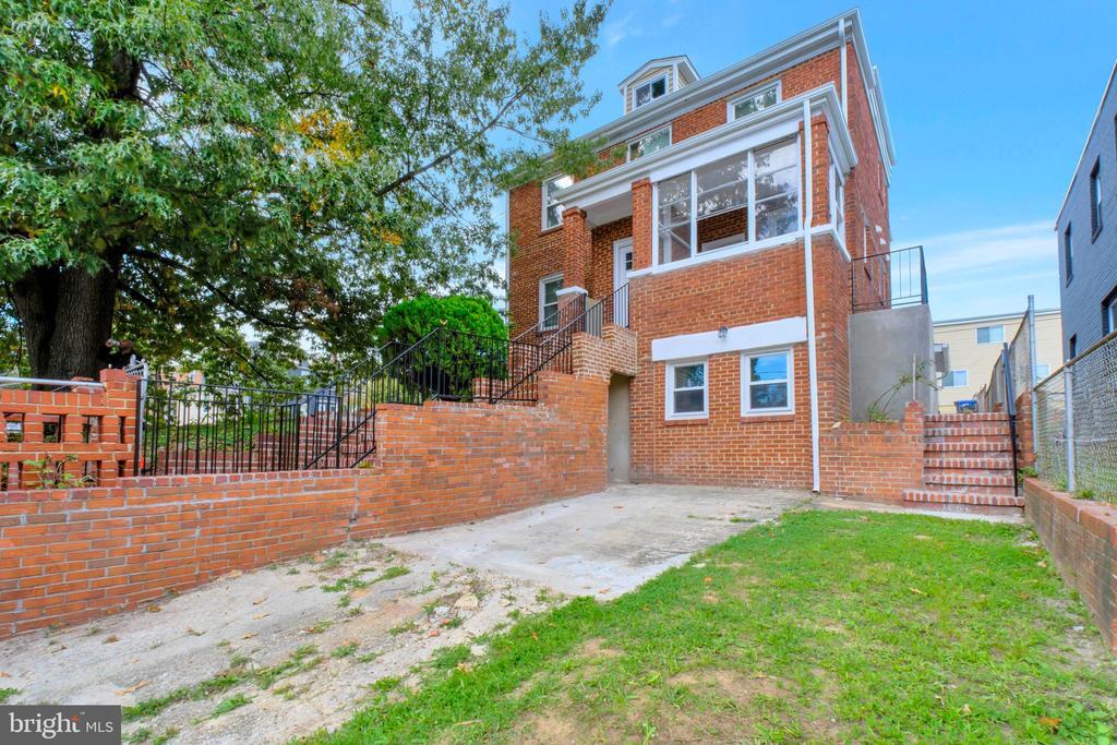 5230 Blaine St NE in Washington, DC - Building Photo