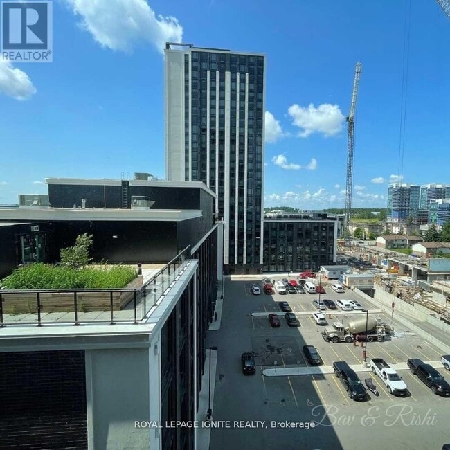 330 Phillip St in Waterloo, ON - Building Photo - Building Photo