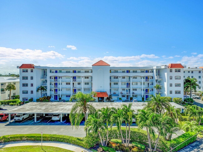 29 Yacht Club Dr
