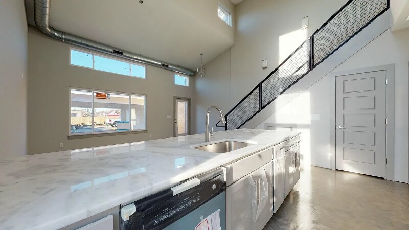 716 Burnett Farm Ln in Louisville, KY - Building Photo