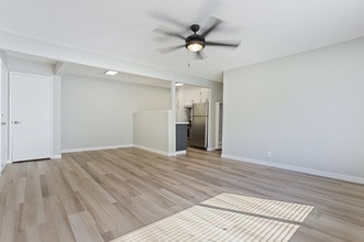 Fifteen 30 in Concord, CA - Foto de edificio - Building Photo