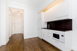 99 John St in New York, NY - Building Photo - Building Photo