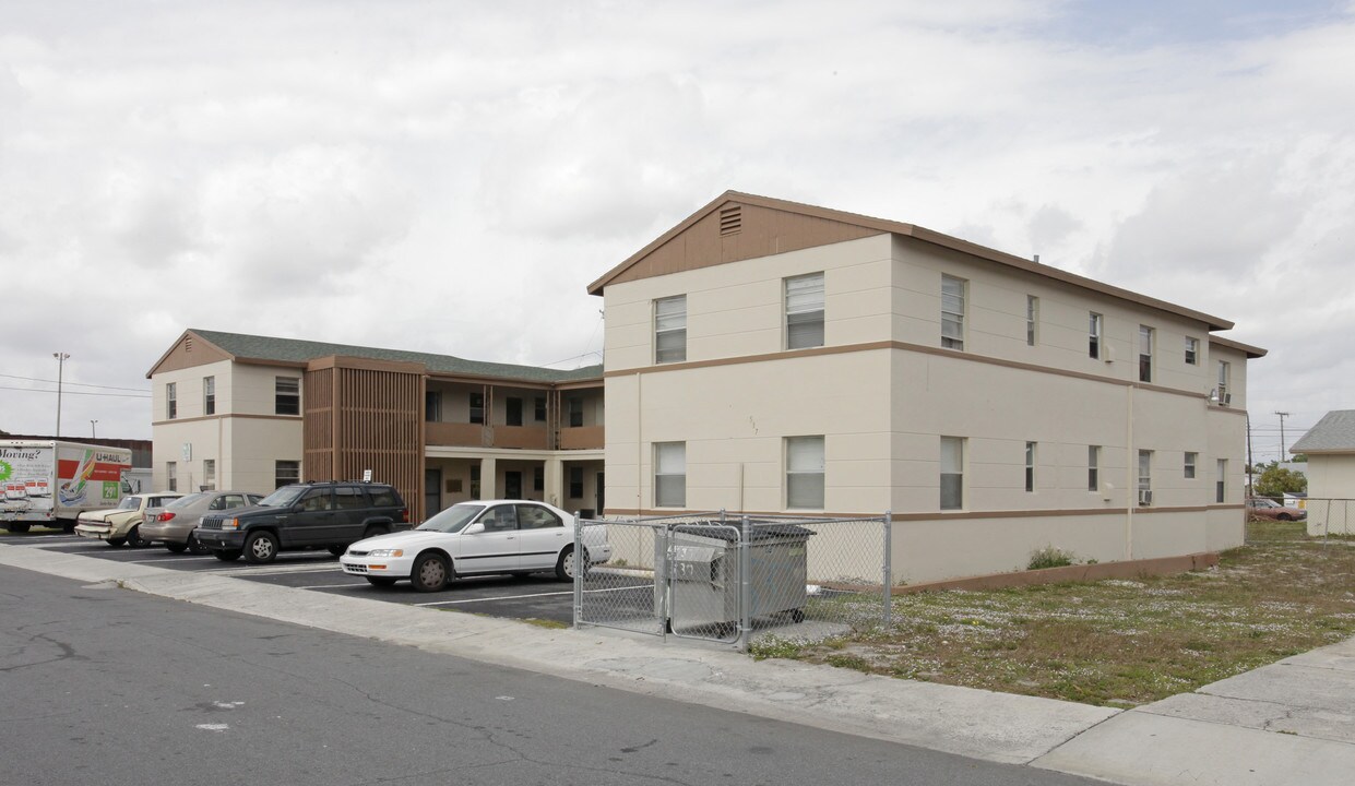535 18th St in West Palm Beach, FL - Building Photo