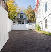 106 Willow Ave in Toronto, ON - Building Photo - Building Photo