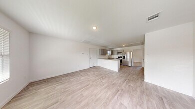 16763 N Marie Vlg Dr in Conroe, TX - Building Photo - Building Photo