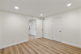 43020 6th St E in Lancaster, CA - Building Photo - Building Photo