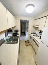 806 Benton Dr in Iowa City, IA - Building Photo - Building Photo