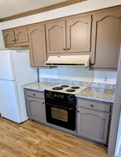 201 Acorn Dr in Greer, SC - Foto de edificio - Building Photo